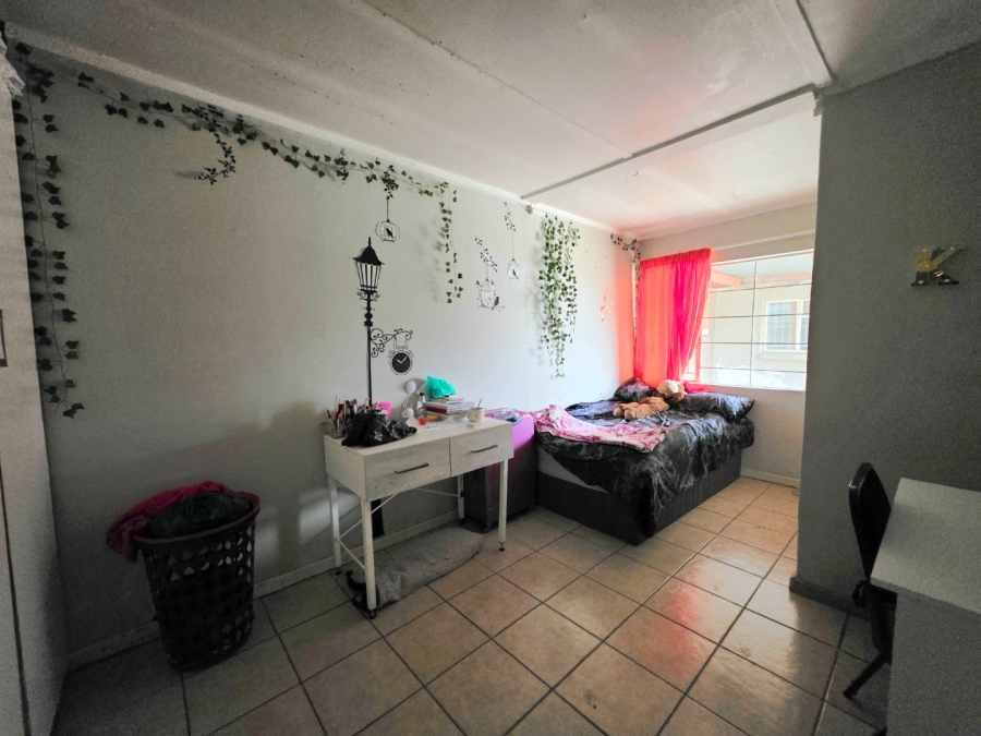 11 Bedroom Property for Sale in Brandwag Free State